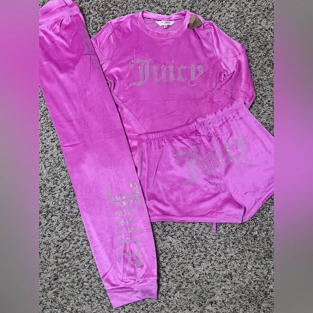 NWT JUICY COUTURE VELVET SLEEP SET
3 PC